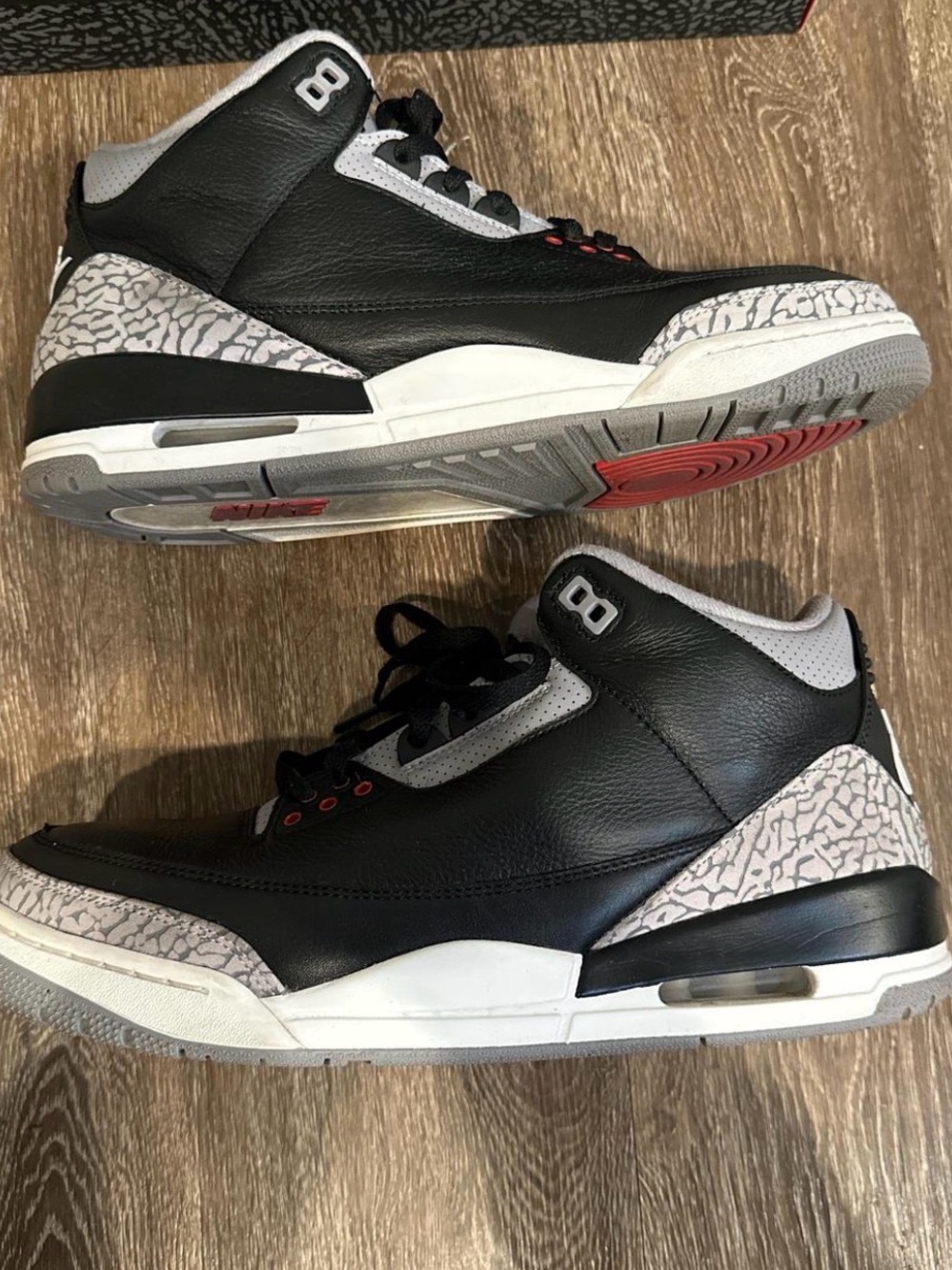 Jordan 3 black cement, size 10, very little used comes with tags and box - Picture 3 of 4